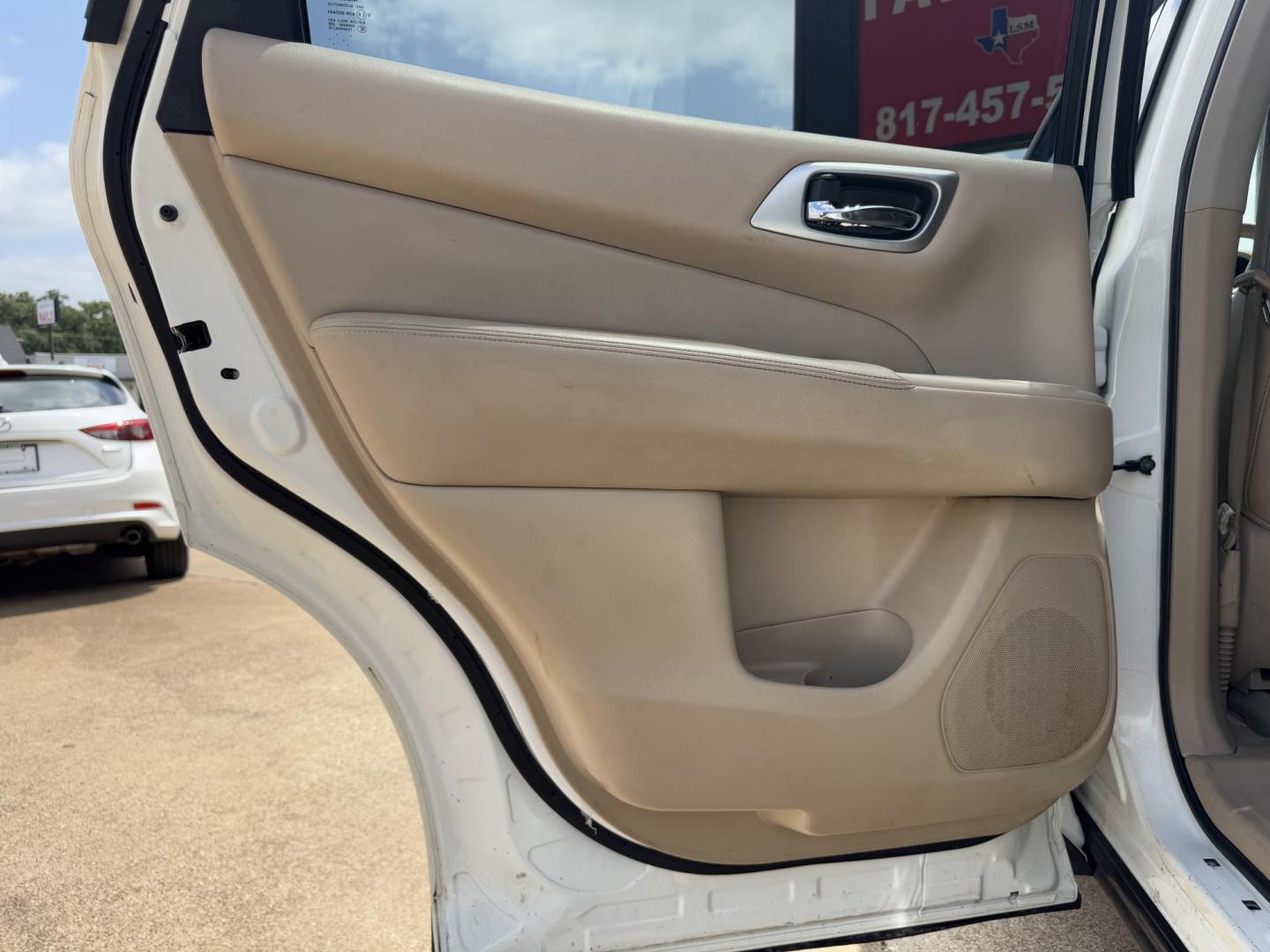 2015 WHITE NISSAN PATHFINDER S; SL; PL (5N1AR2MN6FC) , located at 5900 E. Lancaster Ave., Fort Worth, TX, 76112, (817) 457-5456, 0.000000, 0.000000 - Photo#11