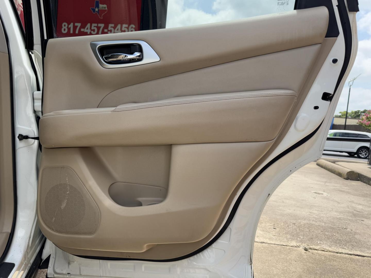 2015 WHITE NISSAN PATHFINDER S; SL; PL (5N1AR2MN6FC) , located at 5900 E. Lancaster Ave., Fort Worth, TX, 76112, (817) 457-5456, 0.000000, 0.000000 - Photo#14