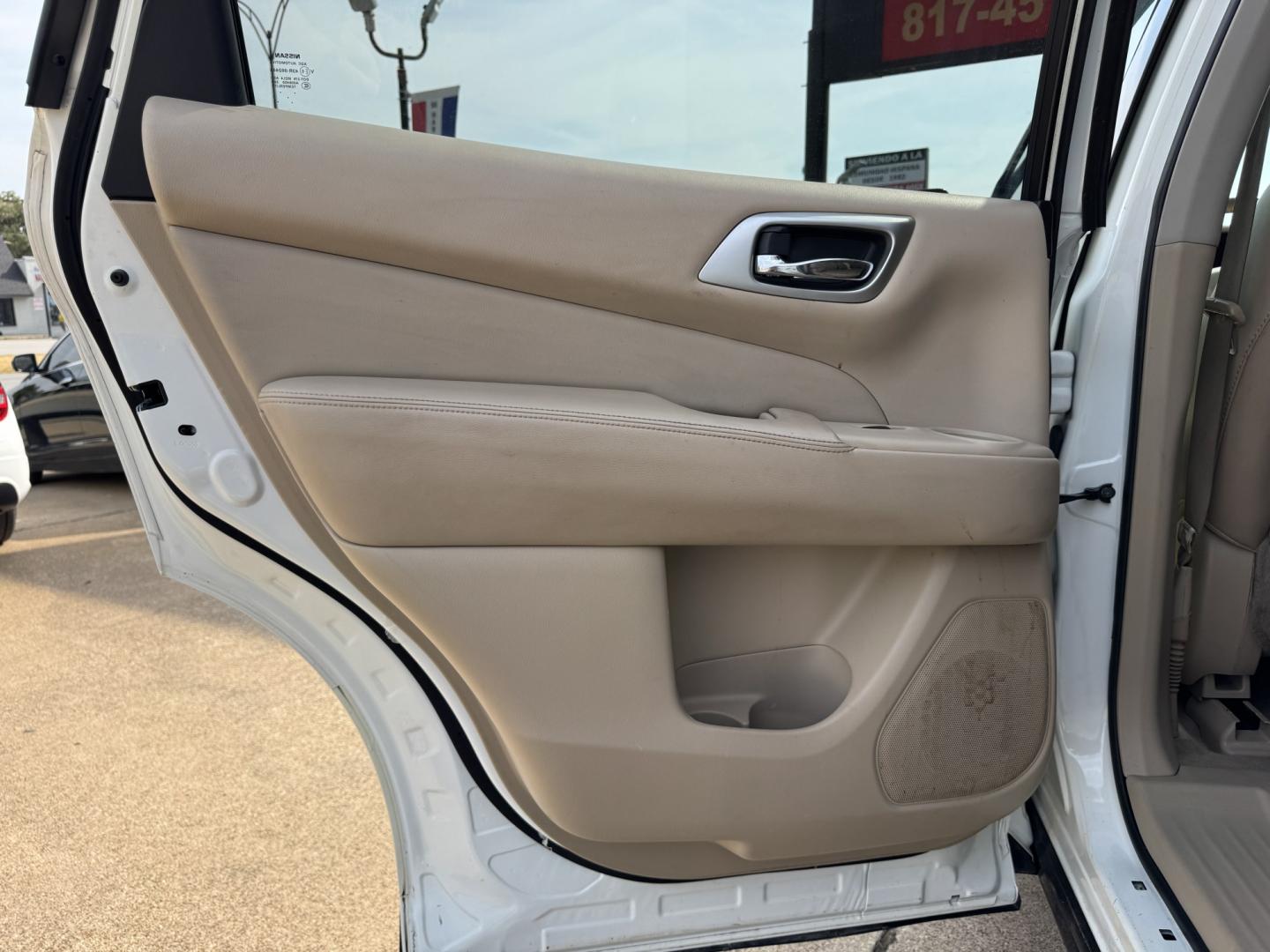 2015 WHITE NISSAN PATHFINDER S; SL; PL (5N1AR2MN6FC) , located at 5900 E. Lancaster Ave., Fort Worth, TX, 76112, (817) 457-5456, 0.000000, 0.000000- Photo#12