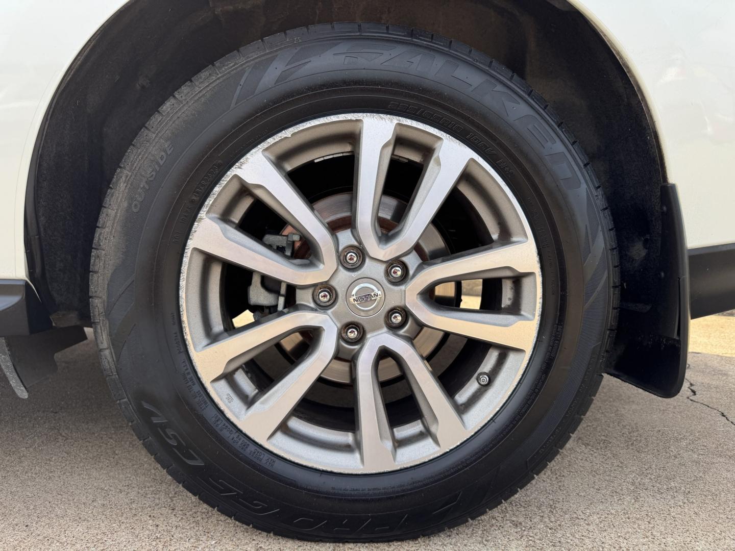 2015 WHITE NISSAN PATHFINDER S; SL; PL (5N1AR2MN6FC) , located at 5900 E. Lancaster Ave., Fort Worth, TX, 76112, (817) 457-5456, 0.000000, 0.000000- Photo#23