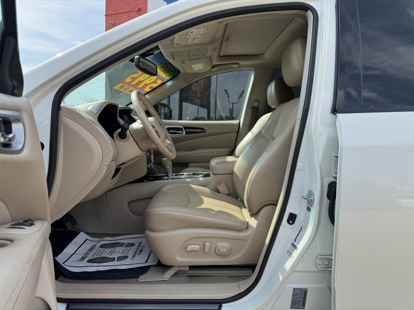 2015 WHITE NISSAN PATHFINDER S; SL; PL (5N1AR2MN6FC) , located at 5900 E. Lancaster Ave., Fort Worth, TX, 76112, (817) 457-5456, 0.000000, 0.000000- Photo#9