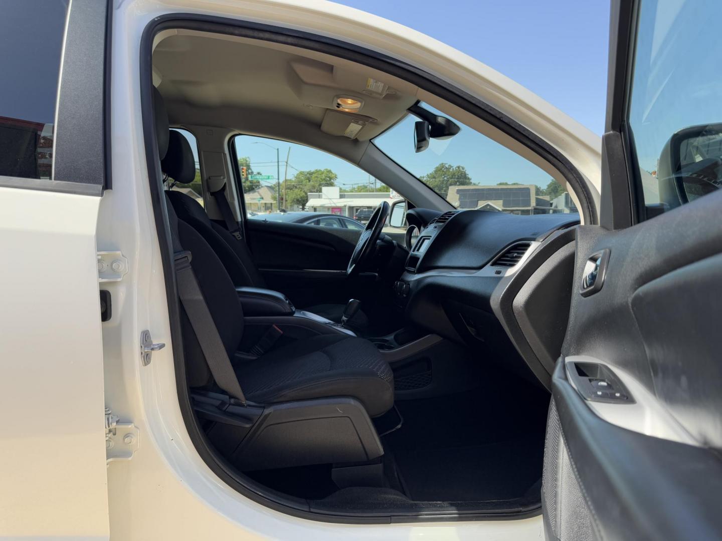 2020 WHITE DODGE JOURNEY SE (3C4PDCAB7LT) , located at 5900 E. Lancaster Ave., Fort Worth, TX, 76112, (817) 457-5456, 0.000000, 0.000000 - Photo#16