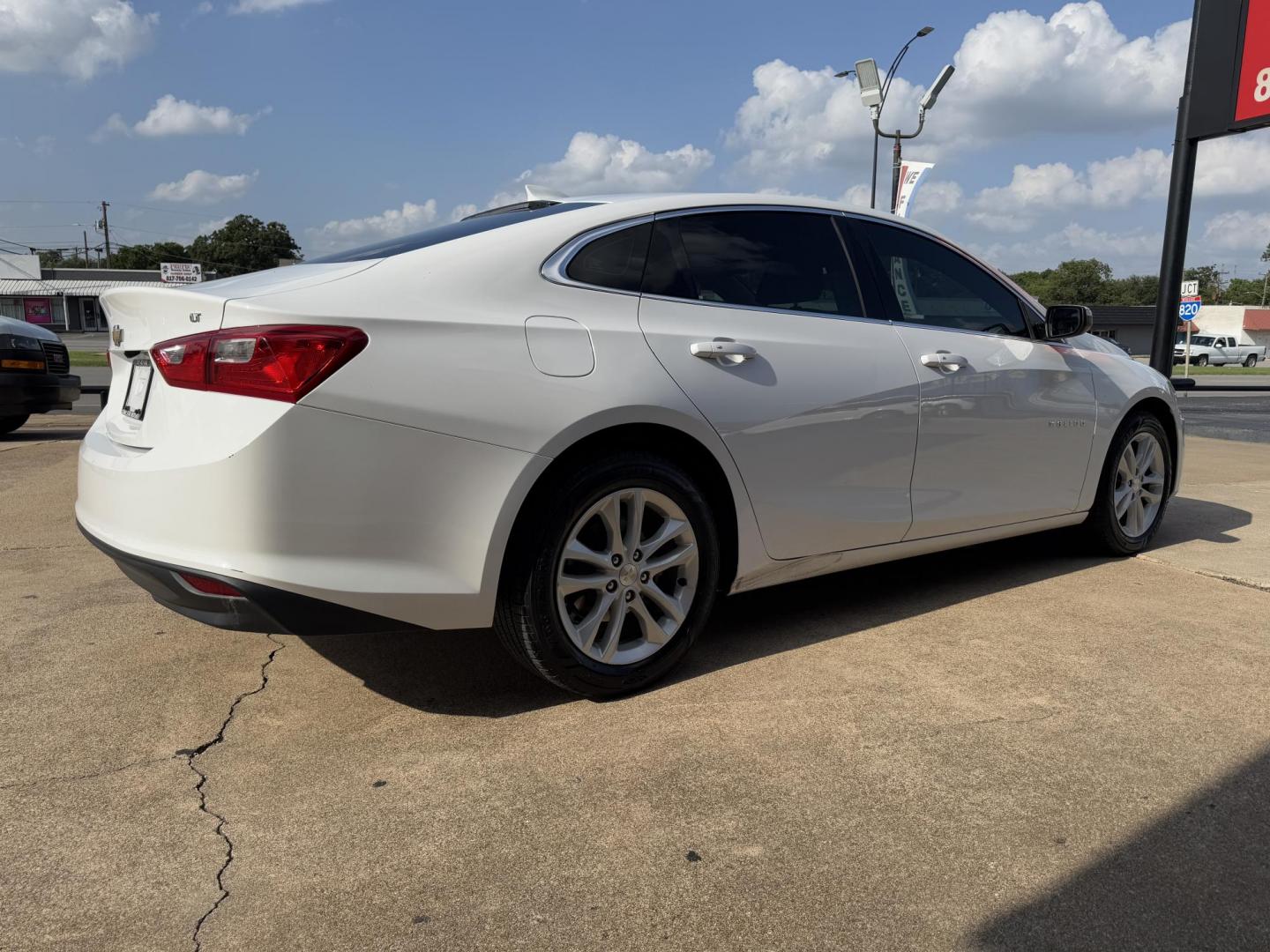 2018 WHITE CHEVROLET MALIBU LT (2FL) (1G1ZD5ST3JF) , located at 5900 E. Lancaster Ave., Fort Worth, TX, 76112, (817) 457-5456, 0.000000, 0.000000 - Photo#3