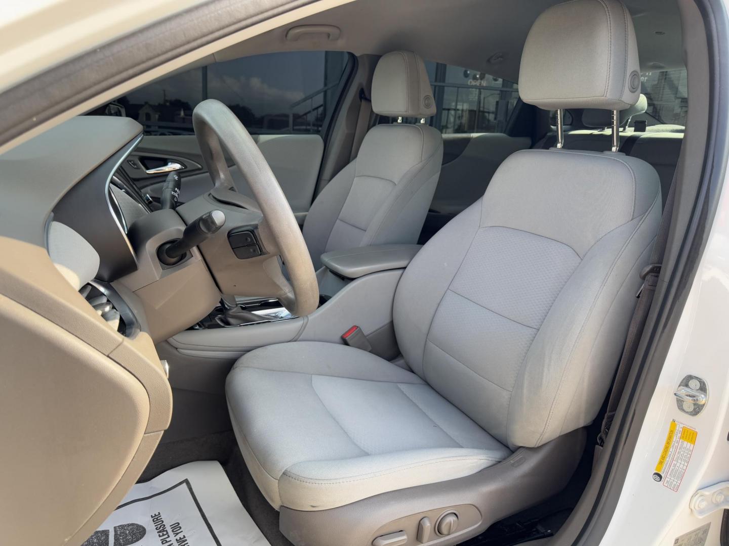 2018 WHITE CHEVROLET MALIBU LT (2FL) (1G1ZD5ST3JF) , located at 5900 E. Lancaster Ave., Fort Worth, TX, 76112, (817) 457-5456, 0.000000, 0.000000 - Photo#9