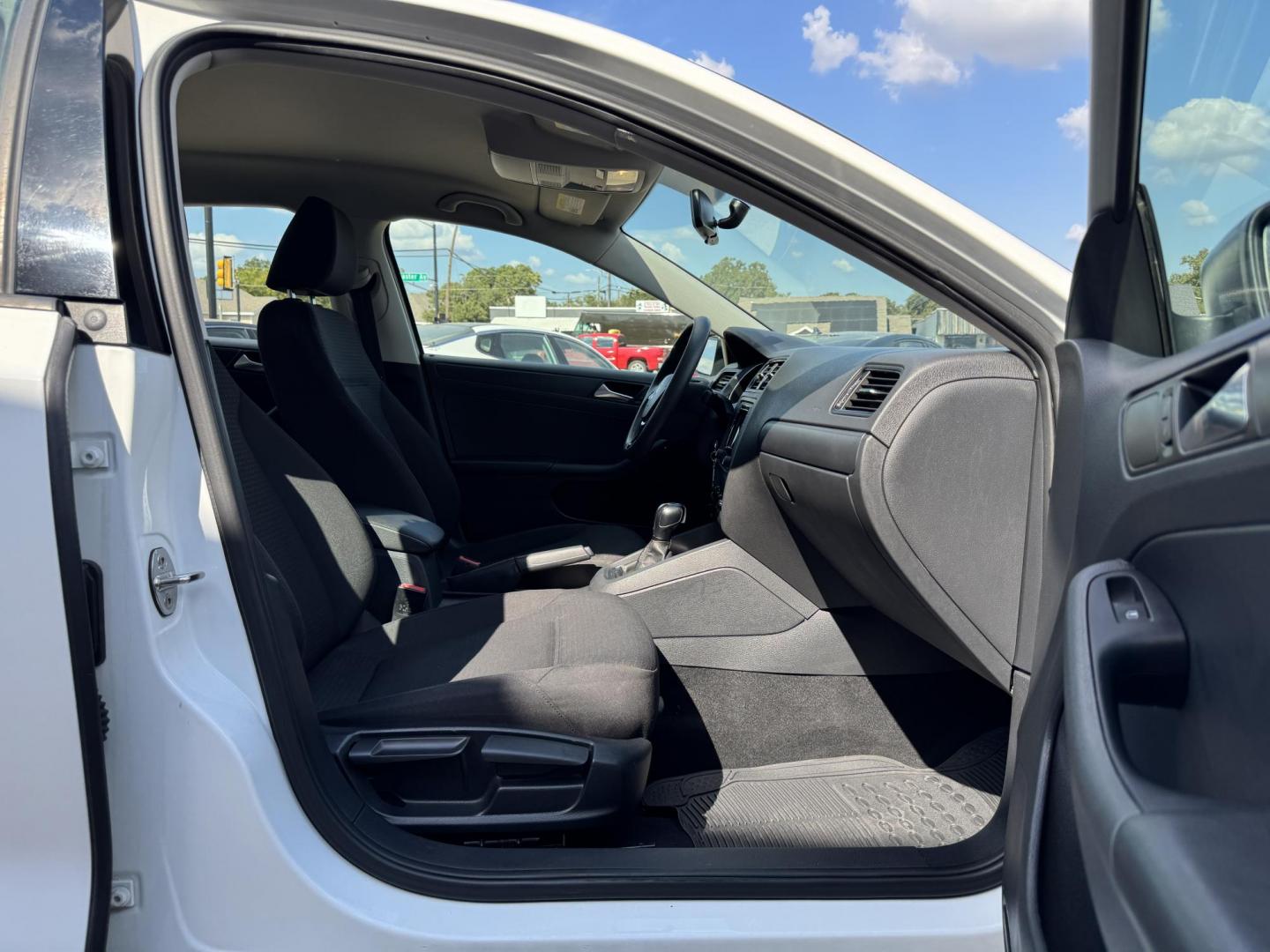 2016 WHITE /BLACK VOLKSWAGEN JETTA 1.4T S (3VW267AJ4GM) , located at 5900 E. Lancaster Ave., Fort Worth, TX, 76112, (817) 457-5456, 0.000000, 0.000000 - Photo#15