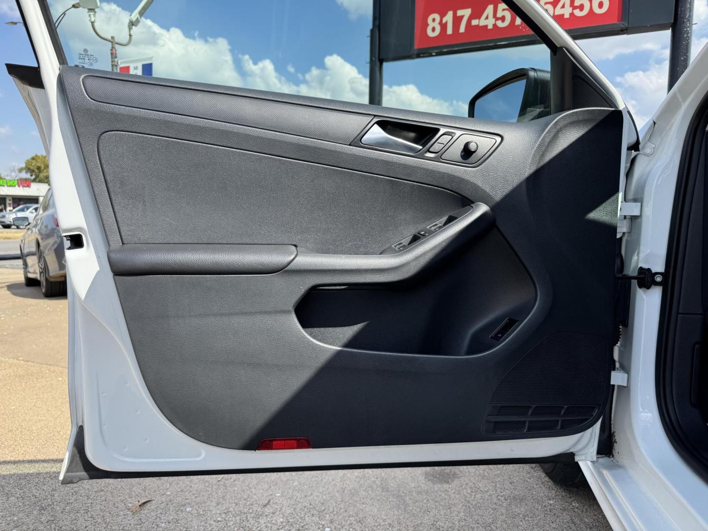 2016 WHITE /BLACK VOLKSWAGEN JETTA 1.4T S (3VW267AJ4GM) , located at 5900 E. Lancaster Ave., Fort Worth, TX, 76112, (817) 457-5456, 0.000000, 0.000000 - Photo#7