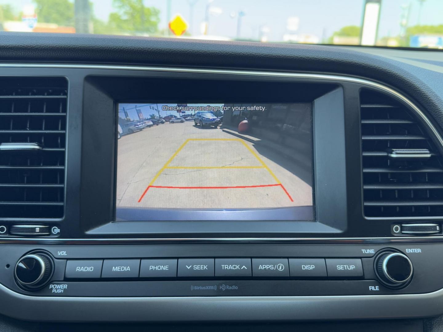 2018 GRAY HYUNDAI ELANTRA LIMITED; SE (5NPD74LF5JH) , located at 5900 E. Lancaster Ave., Fort Worth, TX, 76112, (817) 457-5456, 0.000000, 0.000000 - Photo#19