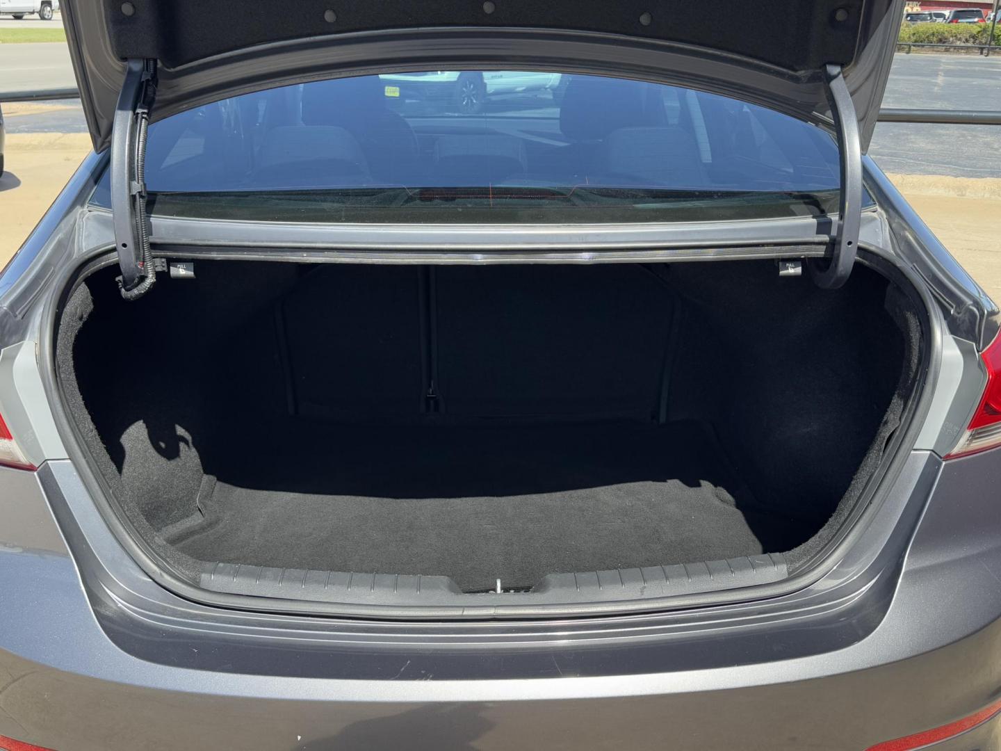 2018 GRAY HYUNDAI ELANTRA LIMITED; SE (5NPD74LF5JH) , located at 5900 E. Lancaster Ave., Fort Worth, TX, 76112, (817) 457-5456, 0.000000, 0.000000 - Photo#5