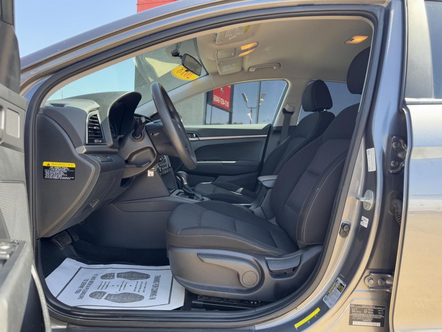 2018 GRAY HYUNDAI ELANTRA LIMITED; SE (5NPD74LF5JH) , located at 5900 E. Lancaster Ave., Fort Worth, TX, 76112, (817) 457-5456, 0.000000, 0.000000 - Photo#8