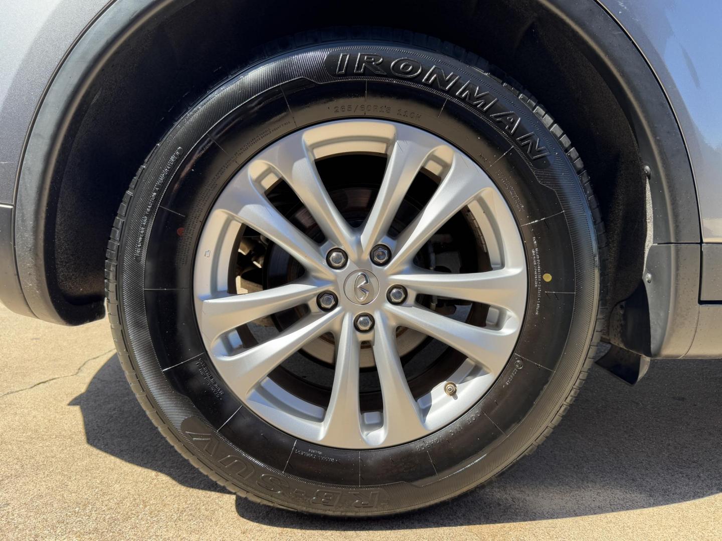2016 GRAY INFINITI QX70 BASE (JN8CS1MU8GM) , located at 5900 E. Lancaster Ave., Fort Worth, TX, 76112, (817) 457-5456, 0.000000, 0.000000 - Photo#21