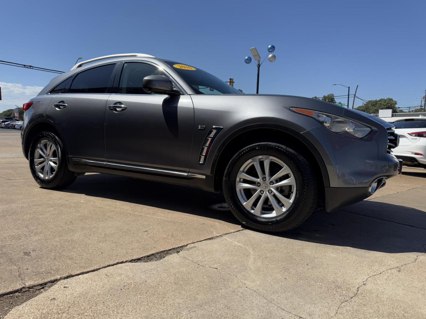 2016 GRAY INFINITI QX70 BASE (JN8CS1MU8GM) , located at 5900 E. Lancaster Ave., Fort Worth, TX, 76112, (817) 457-5456, 0.000000, 0.000000 - Photo#2