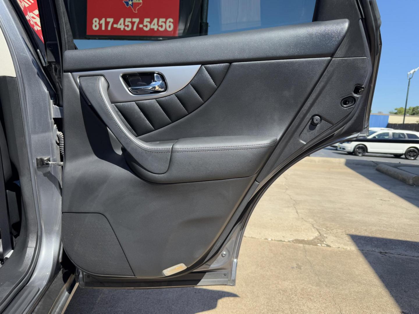2016 GRAY INFINITI QX70 BASE (JN8CS1MU8GM) , located at 5900 E. Lancaster Ave., Fort Worth, TX, 76112, (817) 457-5456, 0.000000, 0.000000 - Photo#12
