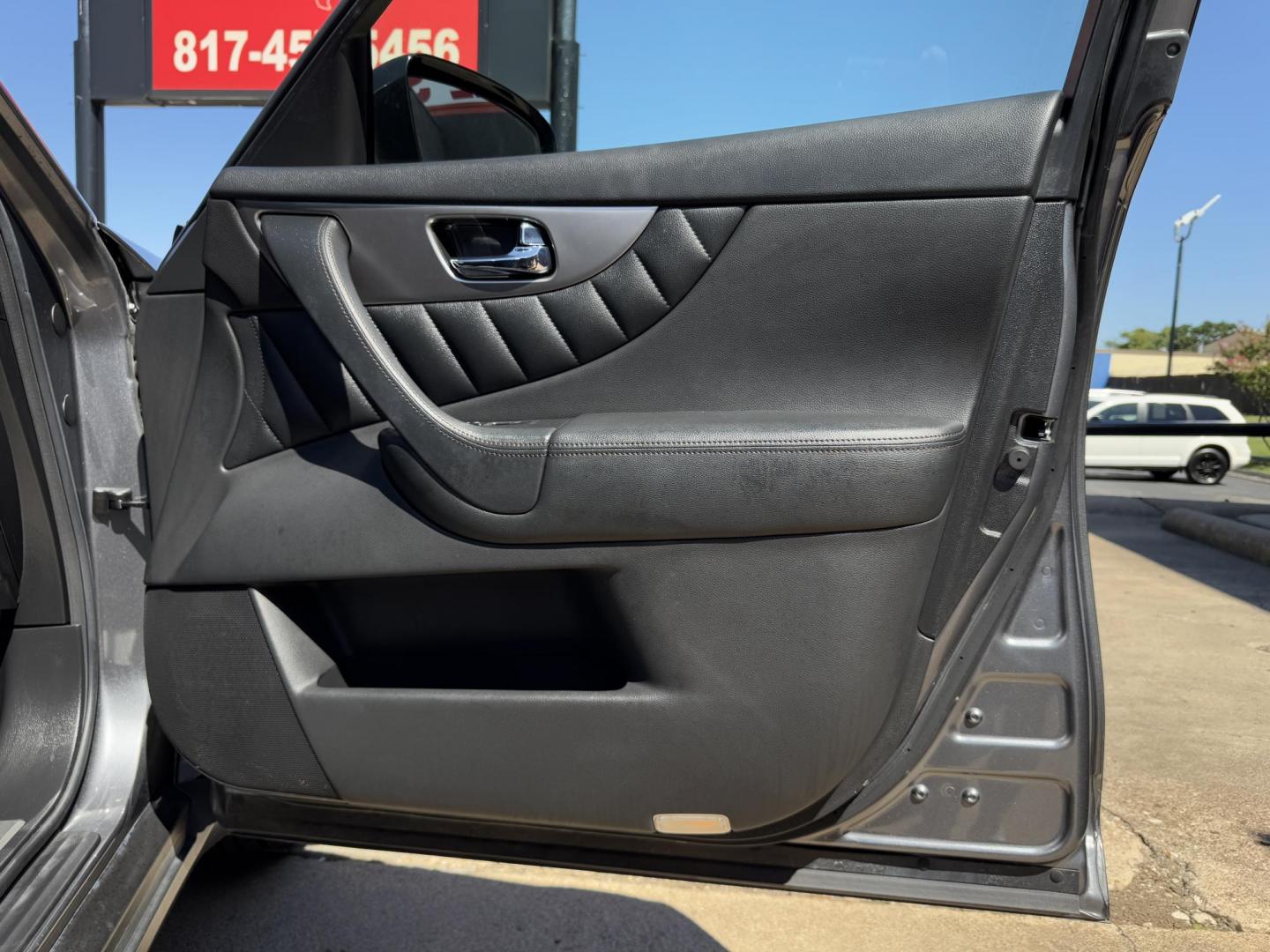 2016 GRAY INFINITI QX70 BASE (JN8CS1MU8GM) , located at 5900 E. Lancaster Ave., Fort Worth, TX, 76112, (817) 457-5456, 0.000000, 0.000000 - Photo#14