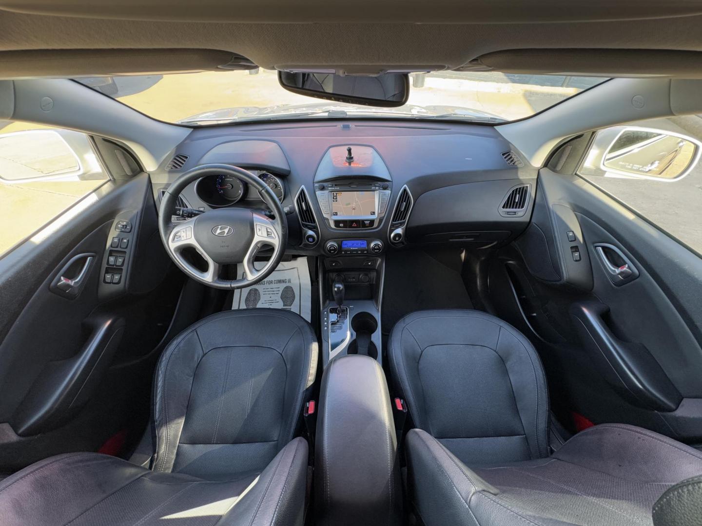 2013 SILVER HYUNDAI TUCSON GLS; LIMITED (KM8JUCAC9DU) , located at 5900 E. Lancaster Ave., Fort Worth, TX, 76112, (817) 457-5456, 0.000000, 0.000000 - Photo#17