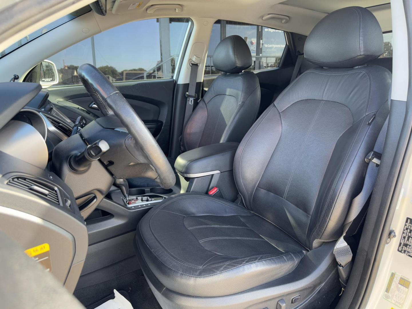2013 SILVER HYUNDAI TUCSON GLS; LIMITED (KM8JUCAC9DU) , located at 5900 E. Lancaster Ave., Fort Worth, TX, 76112, (817) 457-5456, 0.000000, 0.000000 - Photo#9