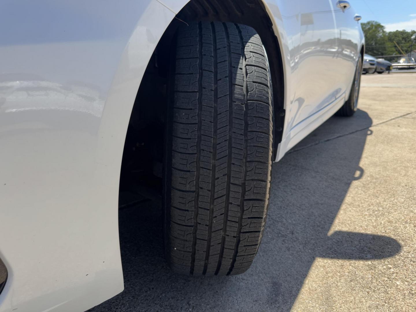 2020 WHITE KIA OPTIMA LX; S; SE (5XXGT4L33LG) , located at 5900 E. Lancaster Ave., Fort Worth, TX, 76112, (817) 457-5456, 0.000000, 0.000000 - Photo#20