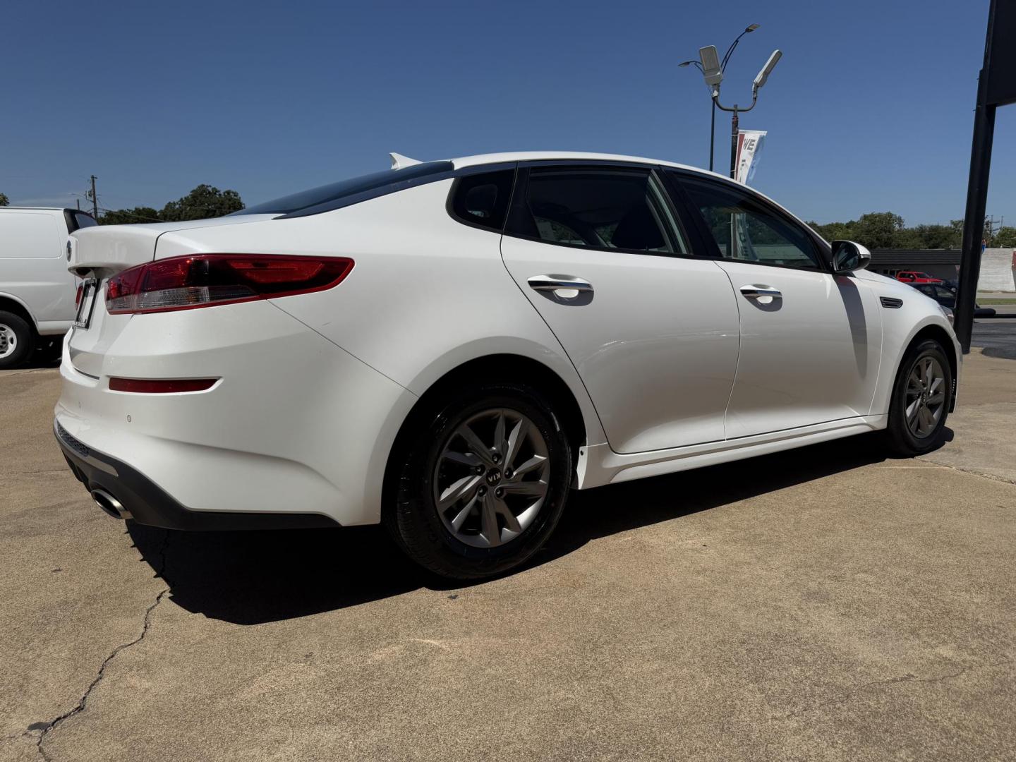 2020 WHITE KIA OPTIMA LX; S; SE (5XXGT4L33LG) , located at 5900 E. Lancaster Ave., Fort Worth, TX, 76112, (817) 457-5456, 0.000000, 0.000000 - Photo#3