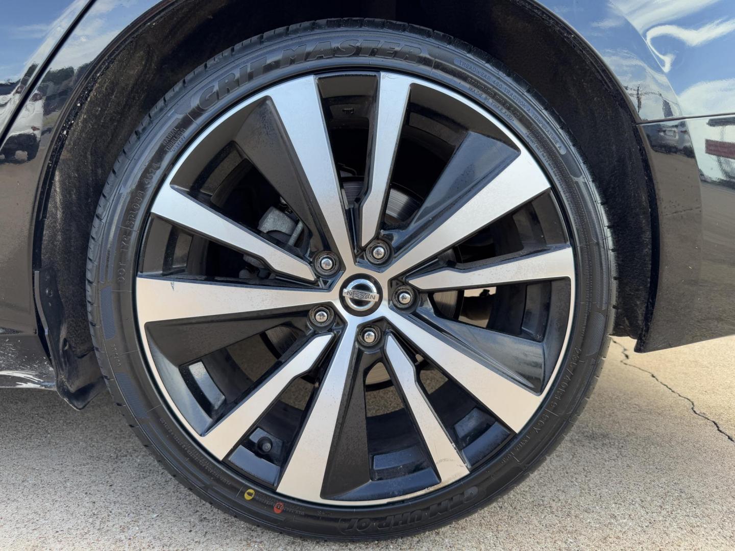2019 BLACK NISSAN ALTIMA 2.5 SR (1N4BL4CV8KC) , located at 5900 E. Lancaster Ave., Fort Worth, TX, 76112, (817) 457-5456, 0.000000, 0.000000 - Photo#21