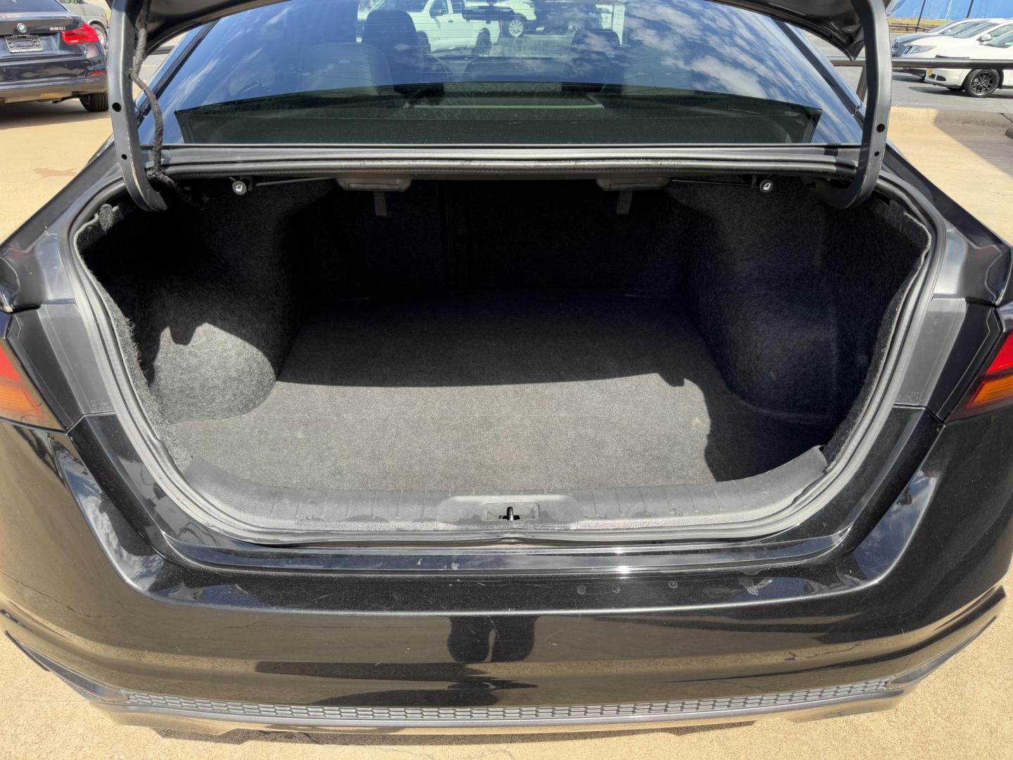2019 BLACK NISSAN ALTIMA 2.5 SR (1N4BL4CV8KC) , located at 5900 E. Lancaster Ave., Fort Worth, TX, 76112, (817) 457-5456, 0.000000, 0.000000 - Photo#5