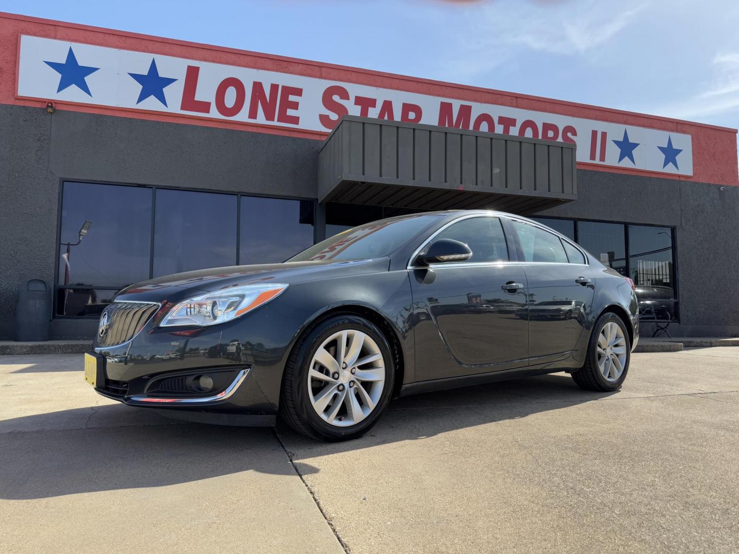2016 GRAY BUICK REGAL PREMIUM 2 (2G4GS5GX0G9) , located at 5900 E. Lancaster Ave., Fort Worth, TX, 76112, (817) 457-5456, 0.000000, 0.000000 - Photo#0