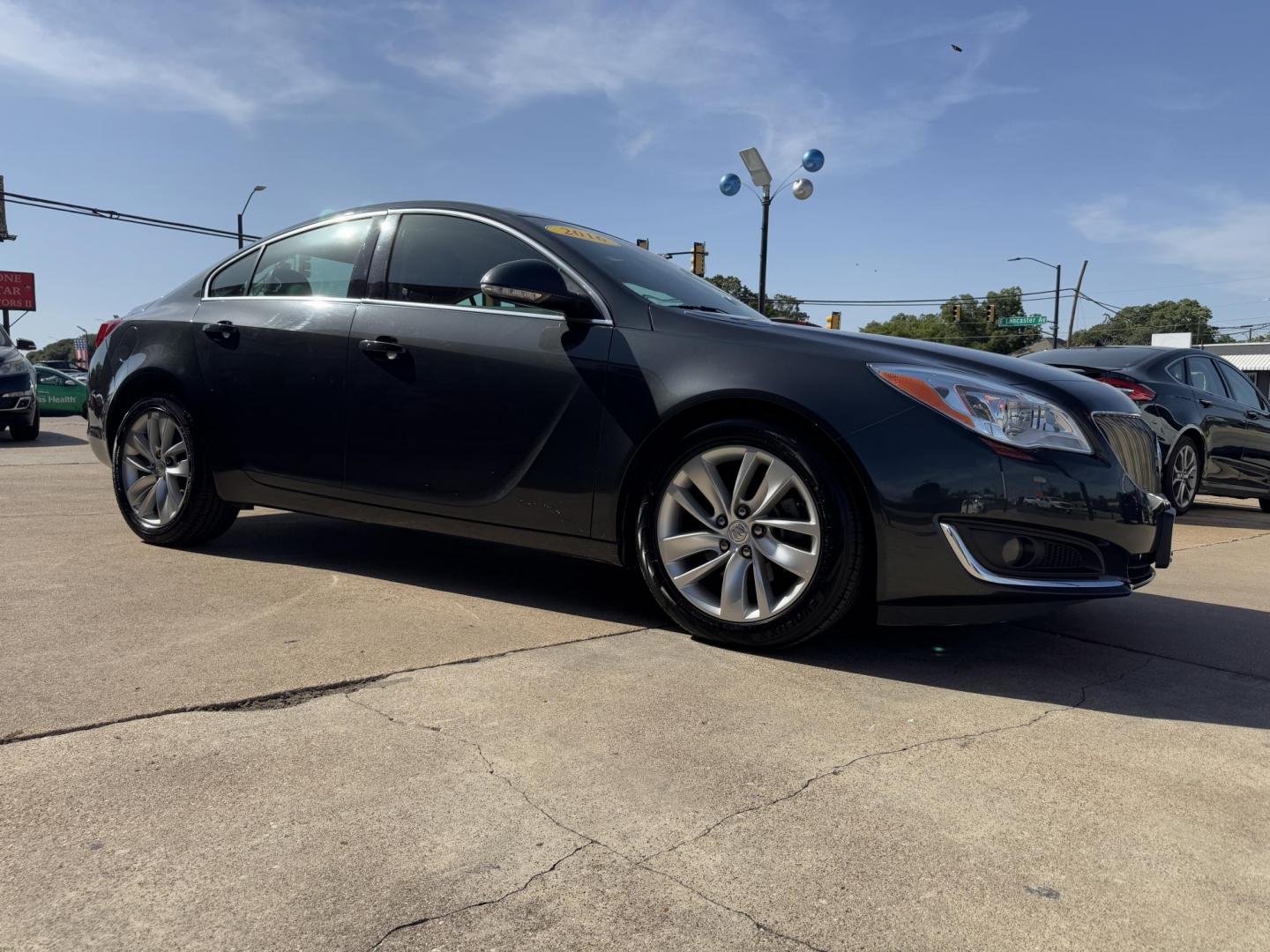 2016 GRAY BUICK REGAL PREMIUM 2 (2G4GS5GX0G9) , located at 5900 E. Lancaster Ave., Fort Worth, TX, 76112, (817) 457-5456, 0.000000, 0.000000 - Photo#2