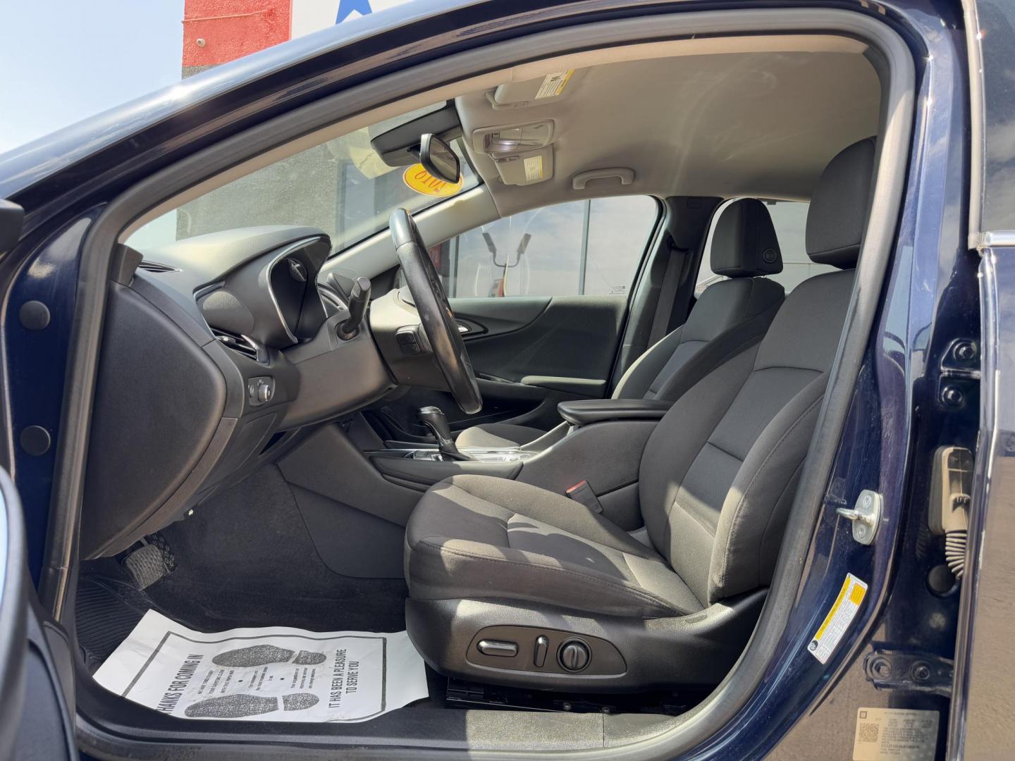 2018 BLUE CHEVROLET MALIBU LT (2LT) (1G1ZF5SU0JF) , located at 5900 E. Lancaster Ave., Fort Worth, TX, 76112, (817) 457-5456, 0.000000, 0.000000 - Photo#8