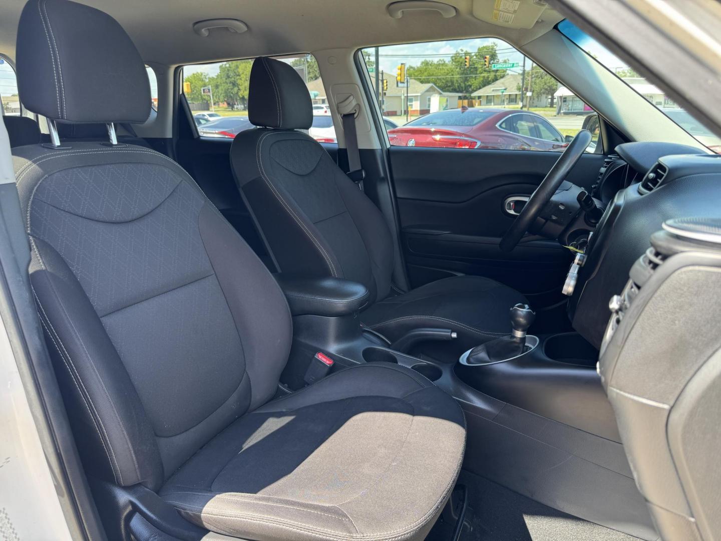 2018 WHITE KIA SOUL BASE (KNDJN2A25J7) , located at 5900 E. Lancaster Ave., Fort Worth, TX, 76112, (817) 457-5456, 0.000000, 0.000000 - Photo#16