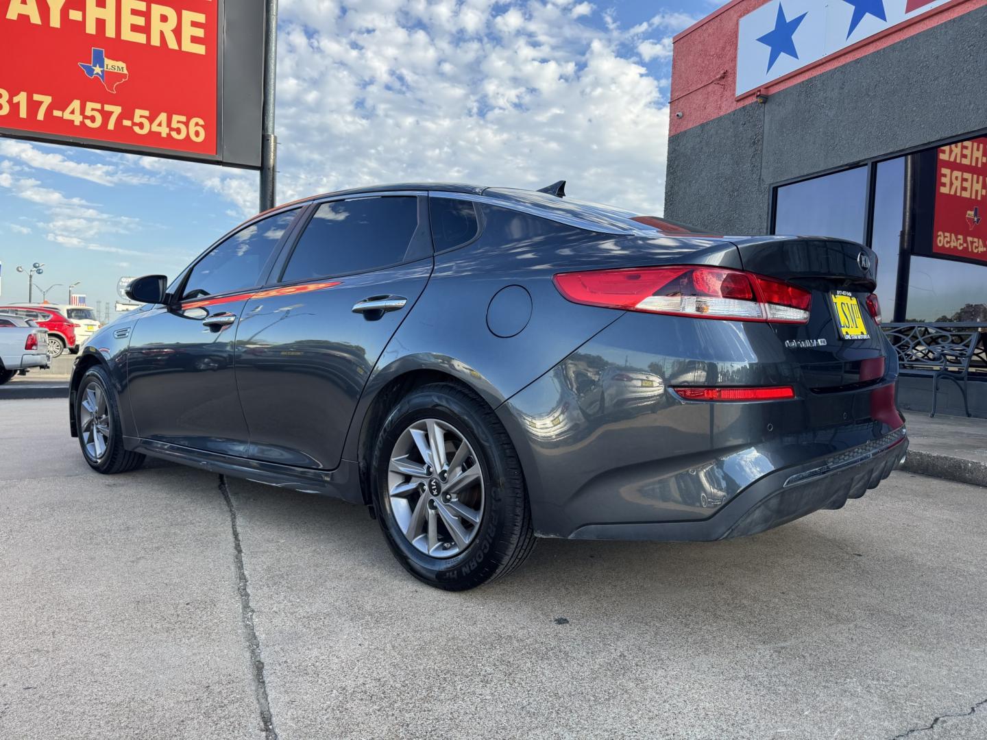 2020 GRAY KIA OPTIMA LX; S; SE (5XXGT4L3XLG) , located at 5900 E. Lancaster Ave., Fort Worth, TX, 76112, (817) 457-5456, 0.000000, 0.000000- Photo#6