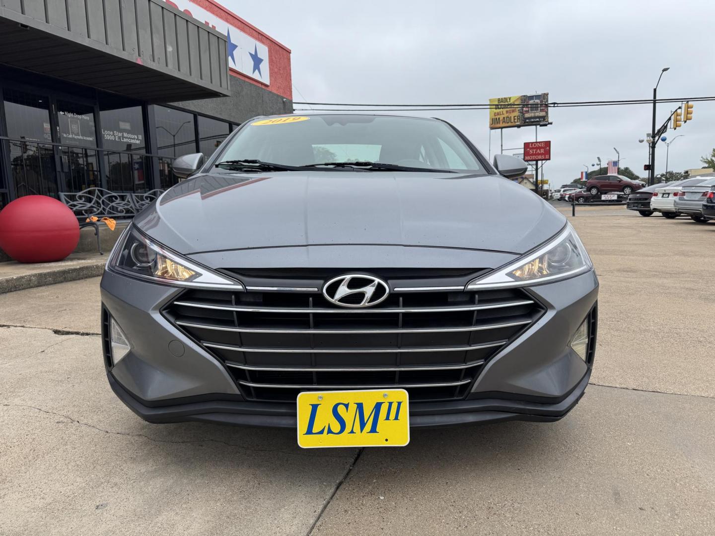 2019 GRAY HYUNDAI ELANTRA LIMITED; SEL (KMHD84LF2KU) , located at 5900 E. Lancaster Ave., Fort Worth, TX, 76112, (817) 457-5456, 0.000000, 0.000000 - Photo#1