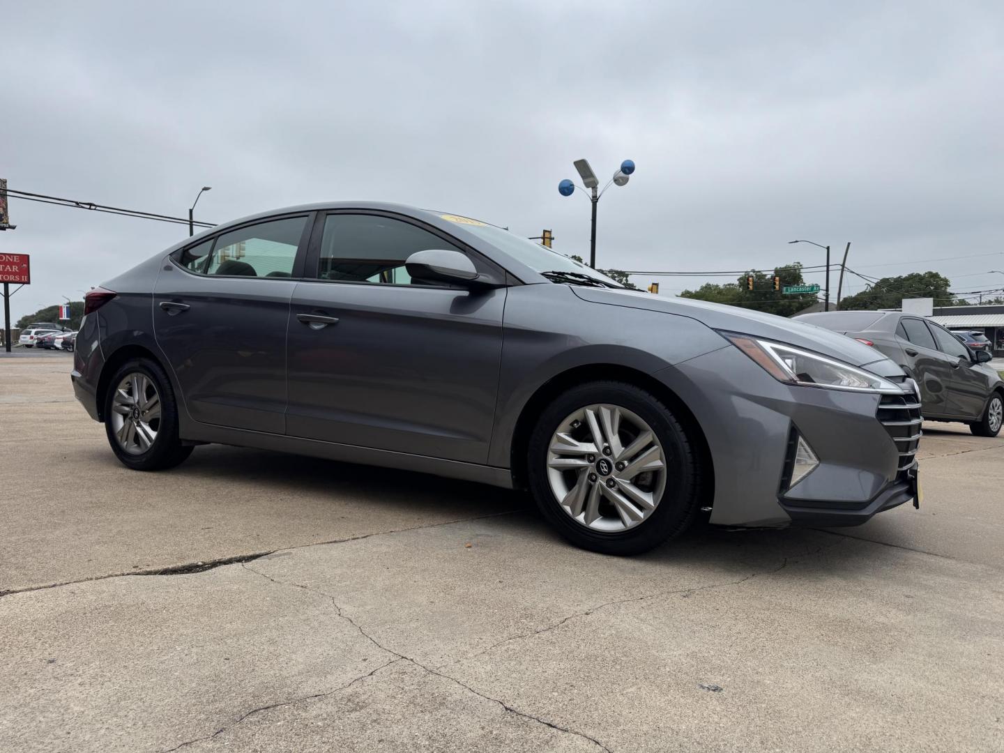 2019 GRAY HYUNDAI ELANTRA LIMITED; SEL (KMHD84LF2KU) , located at 5900 E. Lancaster Ave., Fort Worth, TX, 76112, (817) 457-5456, 0.000000, 0.000000 - Photo#2