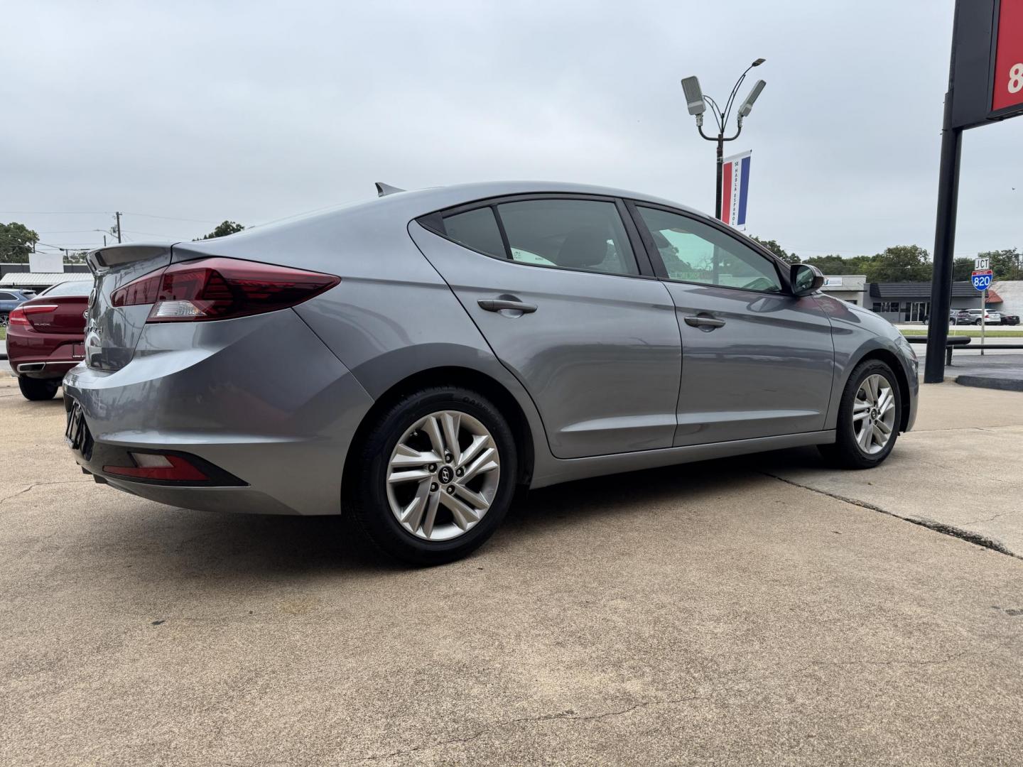 2019 GRAY HYUNDAI ELANTRA LIMITED; SEL (KMHD84LF2KU) , located at 5900 E. Lancaster Ave., Fort Worth, TX, 76112, (817) 457-5456, 0.000000, 0.000000 - Photo#3