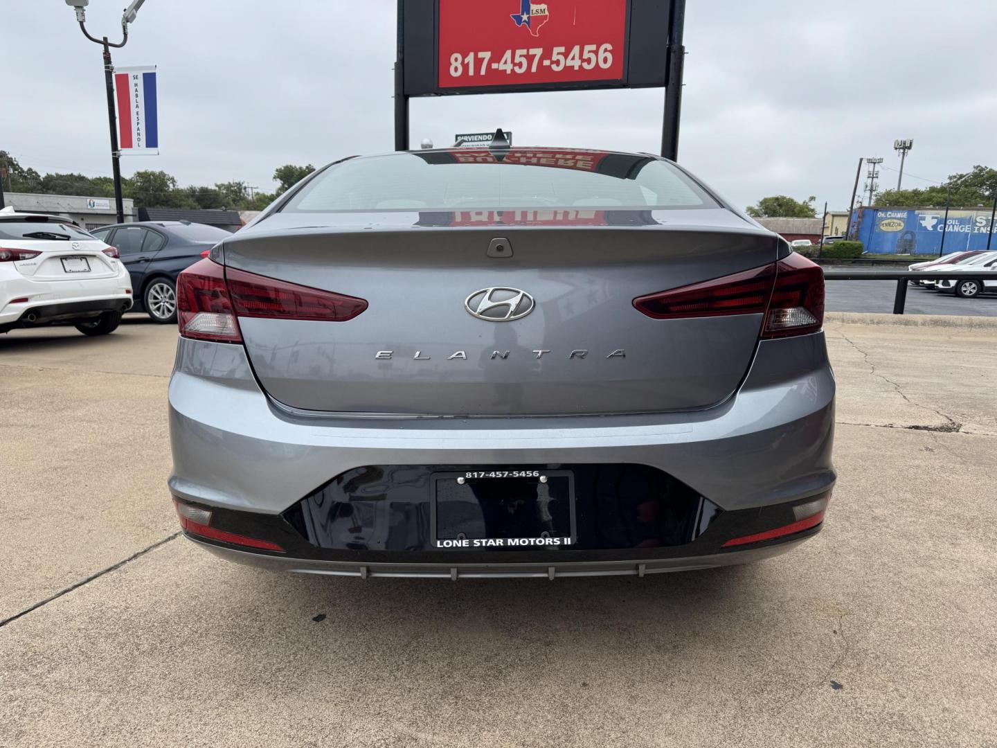 2019 GRAY HYUNDAI ELANTRA LIMITED; SEL (KMHD84LF2KU) , located at 5900 E. Lancaster Ave., Fort Worth, TX, 76112, (817) 457-5456, 0.000000, 0.000000 - Photo#4
