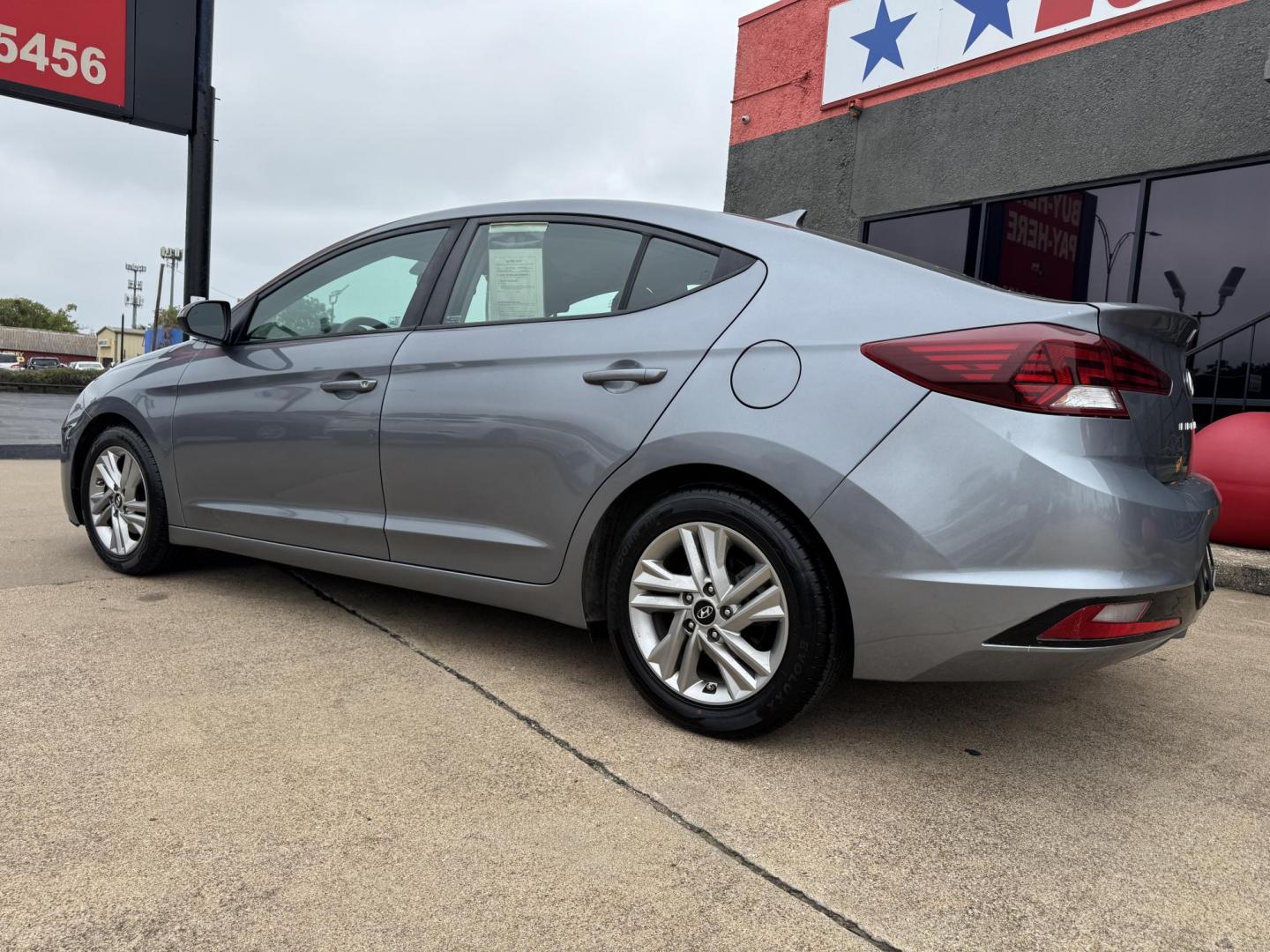 2019 GRAY HYUNDAI ELANTRA LIMITED; SEL (KMHD84LF2KU) , located at 5900 E. Lancaster Ave., Fort Worth, TX, 76112, (817) 457-5456, 0.000000, 0.000000 - Photo#6