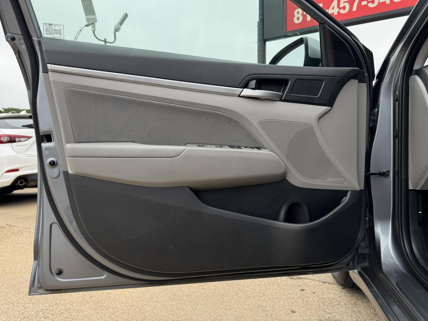 2019 GRAY HYUNDAI ELANTRA LIMITED; SEL (KMHD84LF2KU) , located at 5900 E. Lancaster Ave., Fort Worth, TX, 76112, (817) 457-5456, 0.000000, 0.000000 - Photo#7