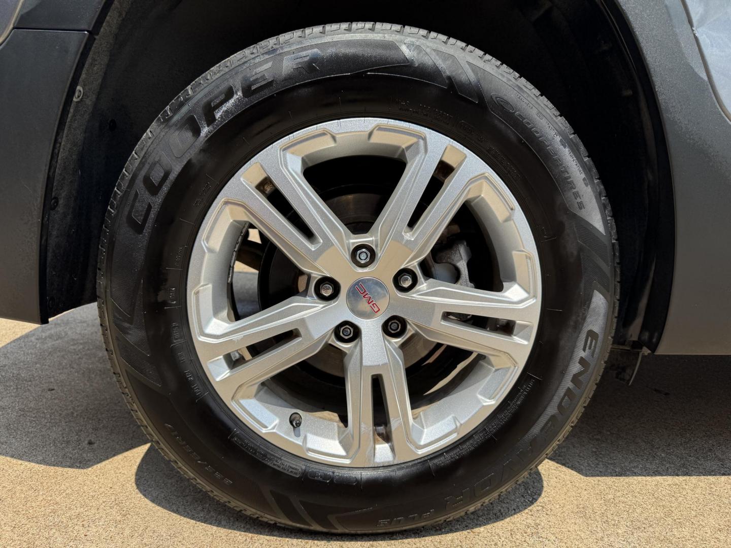 2018 GRAY /BLACK GMC TERRAIN SLE SLE (3GKALMEV3JL) with an 1.4L engine, 6-Speed Automatic transmission, located at 5900 E. Lancaster Ave., Fort Worth, TX, 76112, (817) 457-5456, 0.000000, 0.000000 - The 2018 GMC Terrain SLE features a 1.4L turbocharged 4-cylinder engine paired with a 6-speed automatic transmission and front-wheel drive, delivering 26 MPG city and 30 MPG highway. It seats 5 passengers and comes with a comfortable interior in premium cloth. This Terrain includes Android Auto, App - Photo#22