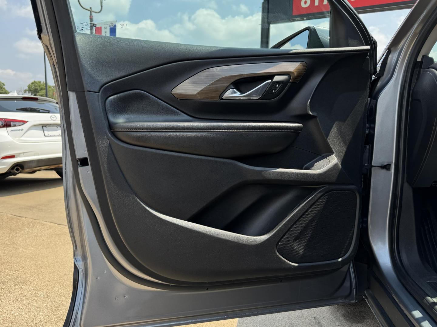 2018 GRAY /BLACK GMC TERRAIN SLE SLE (3GKALMEV3JL) with an 1.4L engine, 6-Speed Automatic transmission, located at 5900 E. Lancaster Ave., Fort Worth, TX, 76112, (817) 457-5456, 0.000000, 0.000000 - The 2018 GMC Terrain SLE features a 1.4L turbocharged 4-cylinder engine paired with a 6-speed automatic transmission and front-wheel drive, delivering 26 MPG city and 30 MPG highway. It seats 5 passengers and comes with a comfortable interior in premium cloth. This Terrain includes Android Auto, App - Photo#7