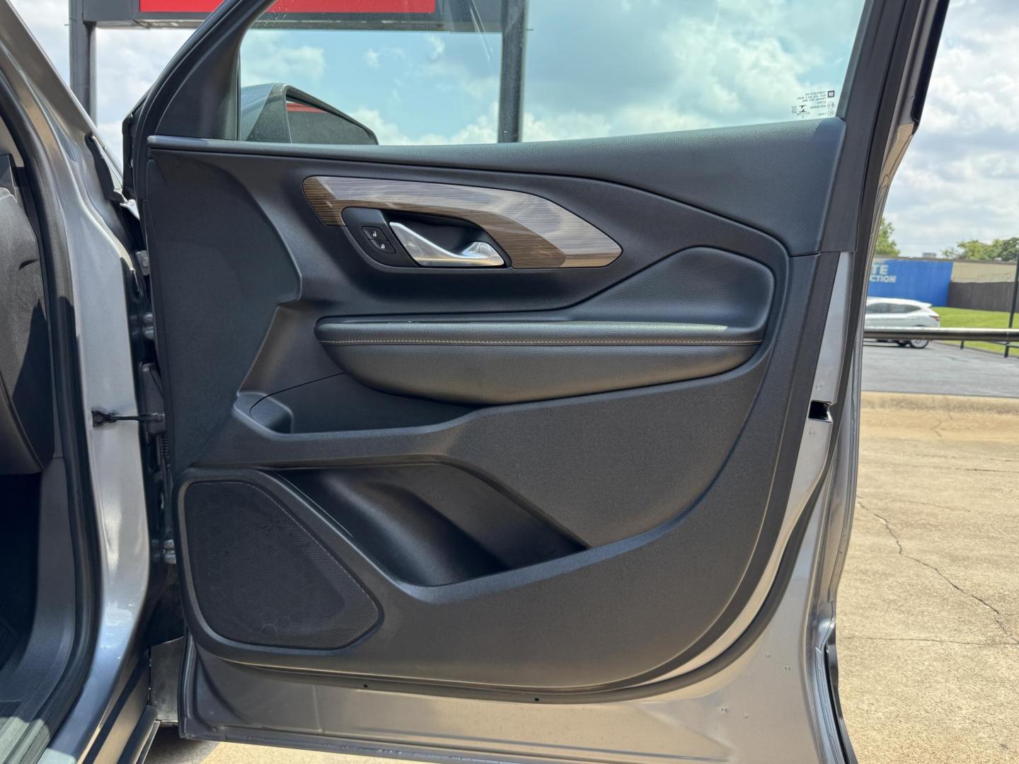 2018 GRAY /BLACK GMC TERRAIN SLE SLE (3GKALMEV3JL) with an 1.4L engine, 6-Speed Automatic transmission, located at 5900 E. Lancaster Ave., Fort Worth, TX, 76112, (817) 457-5456, 0.000000, 0.000000 - The 2018 GMC Terrain SLE features a 1.4L turbocharged 4-cylinder engine paired with a 6-speed automatic transmission and front-wheel drive, delivering 26 MPG city and 30 MPG highway. It seats 5 passengers and comes with a comfortable interior in premium cloth. This Terrain includes Android Auto, App - Photo#14
