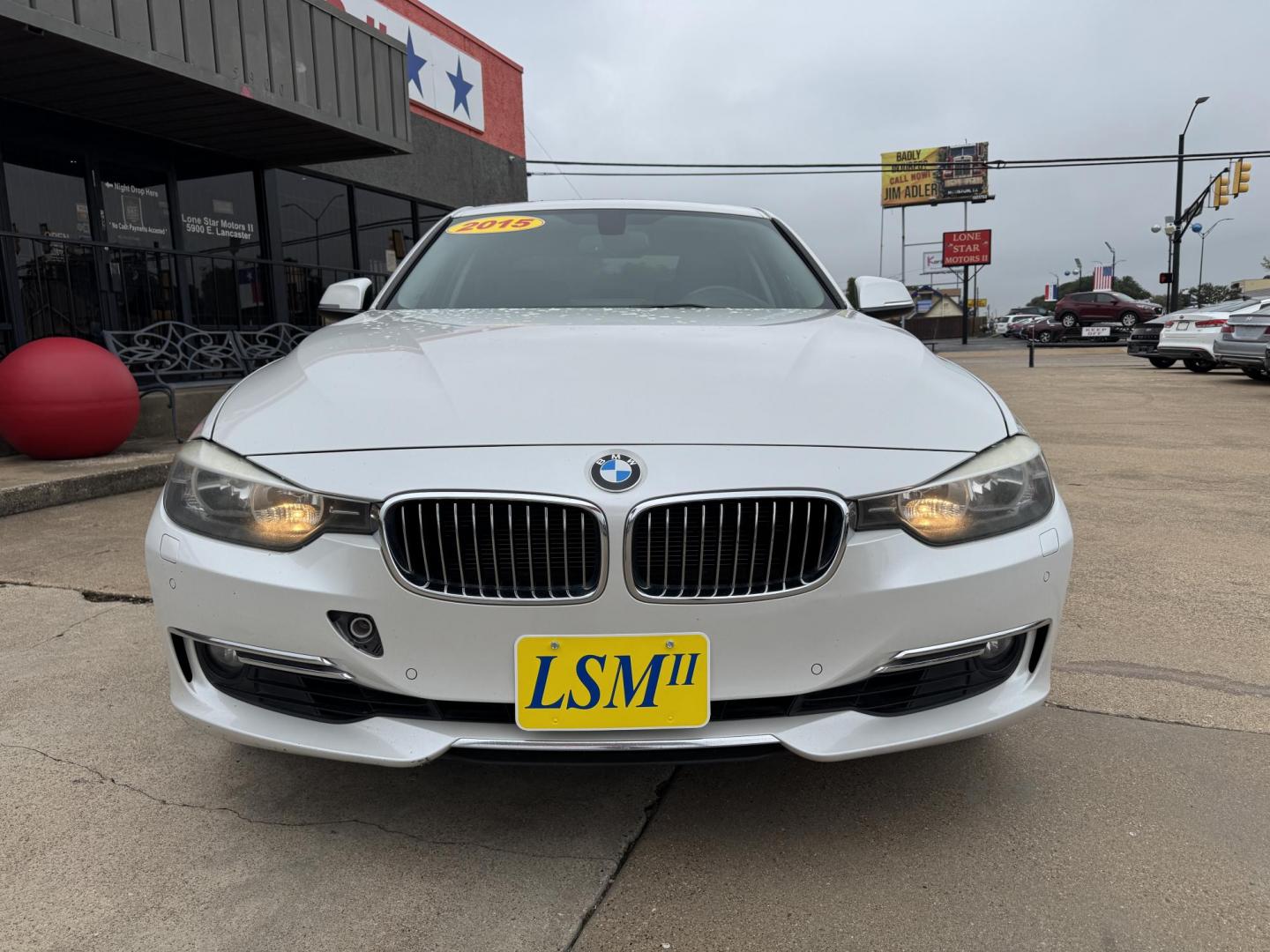 2015 WHITE /BLACK BMW 3 SERIES 328I XDRIVE 328i xDrive Sedan (WBA3B3G59FN) with an 2.0L L4 DOHC 16V engine, 8-Speed Automatic transmission, located at 5900 E. Lancaster Ave., Fort Worth, TX, 76112, (817) 457-5456, 0.000000, 0.000000 - 2015 BMW 328i xDrive Sedan – Used BMW for Sale in Fort Worth This 2015 BMW 328i xDrive Sedan is a pre-owned BMW with all-wheel drive, a 2.0L turbocharged engine, and 8-speed automatic transmission. Fully loaded with leather seats, heated front and rear seats, navigation touchscreen, power sunro - Photo#1