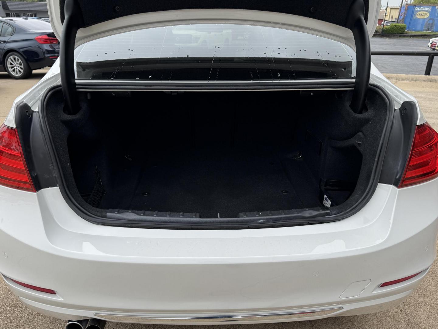2015 WHITE /BLACK BMW 3 SERIES 328I XDRIVE 328i xDrive Sedan (WBA3B3G59FN) with an 2.0L L4 DOHC 16V engine, 8-Speed Automatic transmission, located at 5900 E. Lancaster Ave., Fort Worth, TX, 76112, (817) 457-5456, 0.000000, 0.000000 - 2015 BMW 328i xDrive Sedan – Used BMW for Sale in Fort Worth This 2015 BMW 328i xDrive Sedan is a pre-owned BMW with all-wheel drive, a 2.0L turbocharged engine, and 8-speed automatic transmission. Fully loaded with leather seats, heated front and rear seats, navigation touchscreen, power sunro - Photo#5