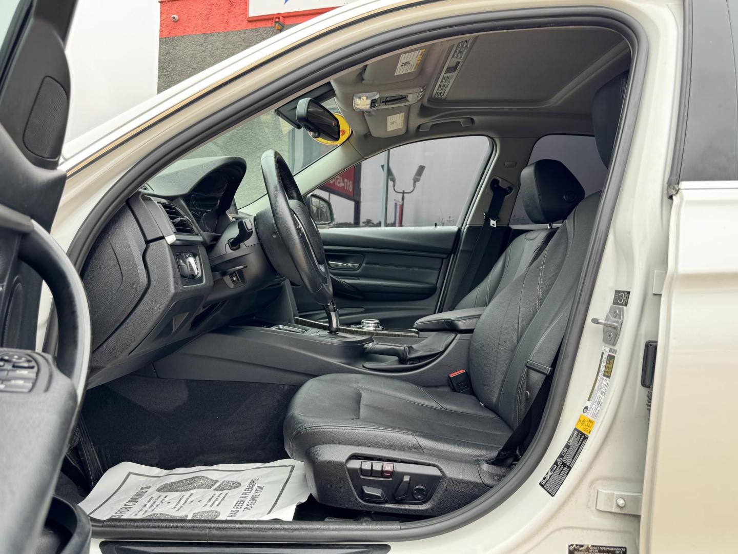 2015 WHITE /BLACK BMW 3 SERIES 328I XDRIVE 328i xDrive Sedan (WBA3B3G59FN) with an 2.0L L4 DOHC 16V engine, 8-Speed Automatic transmission, located at 5900 E. Lancaster Ave., Fort Worth, TX, 76112, (817) 457-5456, 0.000000, 0.000000 - 2015 BMW 328i xDrive Sedan – Used BMW for Sale in Fort Worth This 2015 BMW 328i xDrive Sedan is a pre-owned BMW with all-wheel drive, a 2.0L turbocharged engine, and 8-speed automatic transmission. Fully loaded with leather seats, heated front and rear seats, navigation touchscreen, power sunro - Photo#8