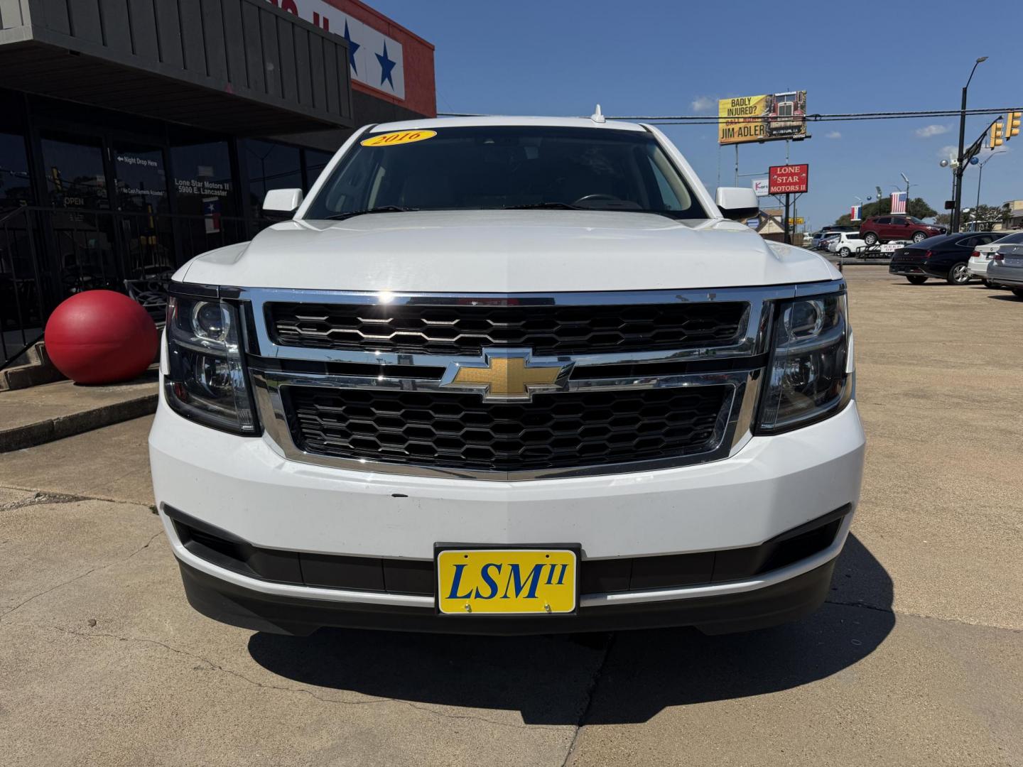 2016 WHITE /TAN CHEVROLET SUBURBAN LS LS 2WD (1GNSCGKC2GR) with an 5.3L V8 OHV 16V engine, 6-Speed Automatic transmission, located at 5900 E. Lancaster Ave., Fort Worth, TX, 76112, (817) 457-5456, 0.000000, 0.000000 - 2016 Chevrolet Suburban LS 2WD This full-size SUV has everything you need for family or work. Equipped with a 5.3L V8 engine, 6-speed automatic, and towing up to 8,300 lbs., it balances power with efficiency at 16/23 MPG. Inside, enjoy seating for 8 with a 3rd row, premium cloth power seats, and du - Photo#1