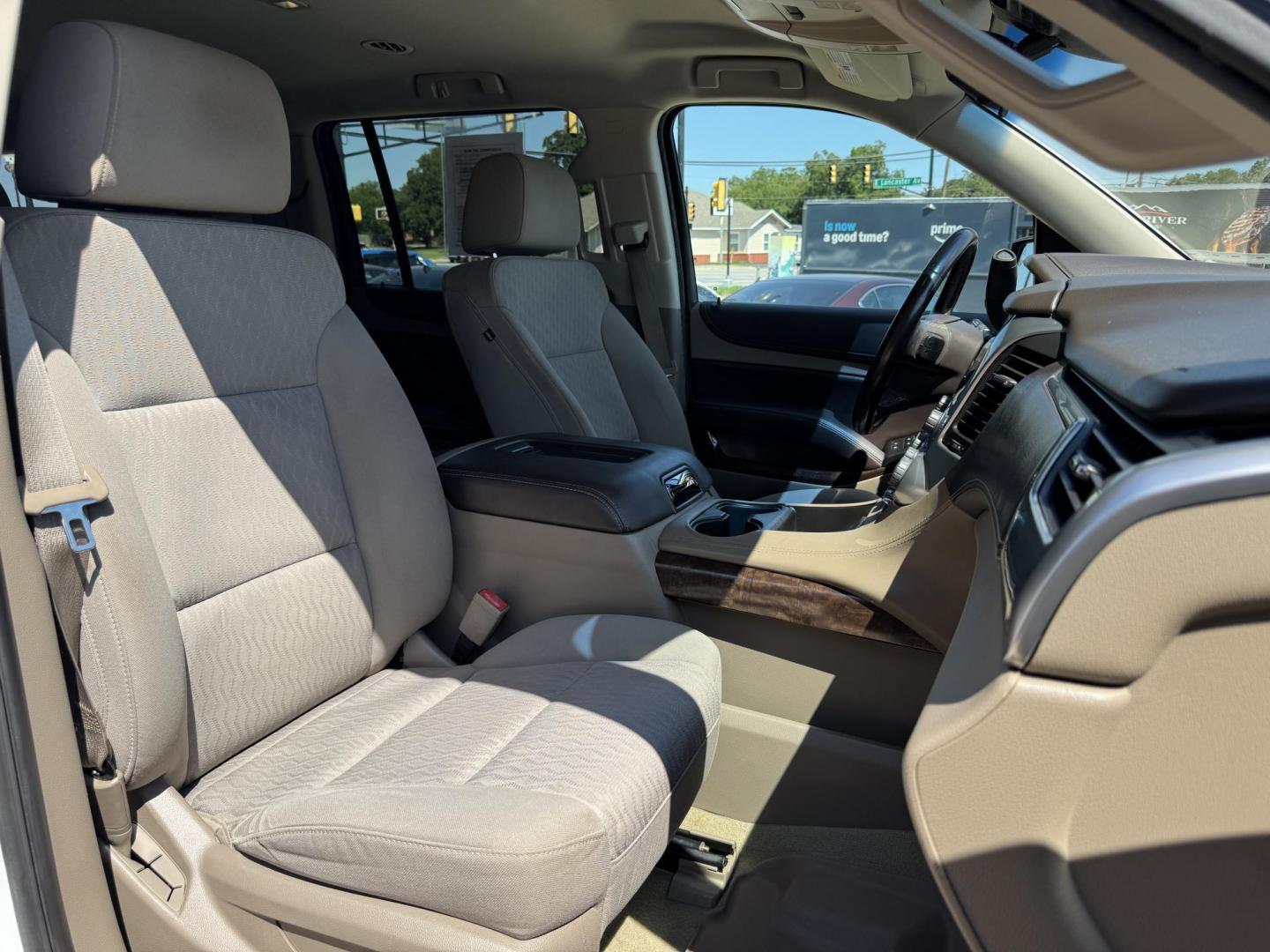 2016 WHITE /TAN CHEVROLET SUBURBAN LS LS 2WD (1GNSCGKC2GR) with an 5.3L V8 OHV 16V engine, 6-Speed Automatic transmission, located at 5900 E. Lancaster Ave., Fort Worth, TX, 76112, (817) 457-5456, 0.000000, 0.000000 - 2016 Chevrolet Suburban LS 2WD This full-size SUV has everything you need for family or work. Equipped with a 5.3L V8 engine, 6-speed automatic, and towing up to 8,300 lbs., it balances power with efficiency at 16/23 MPG. Inside, enjoy seating for 8 with a 3rd row, premium cloth power seats, and du - Photo#20
