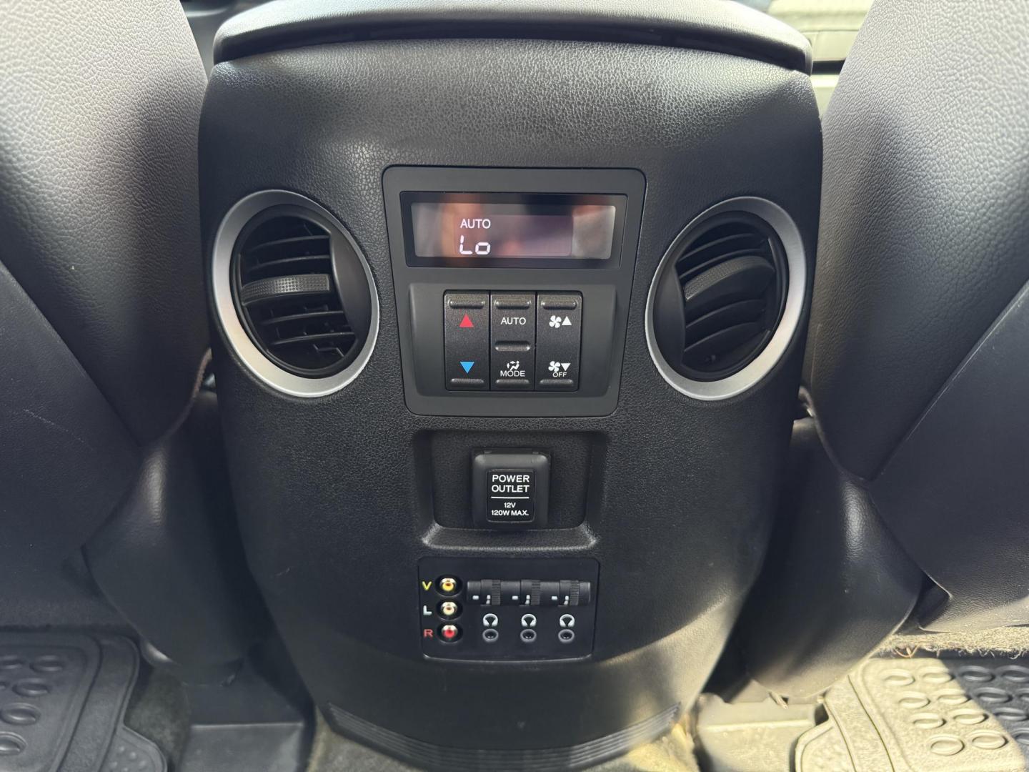 2015 GRAY /BLACK HONDA PILOT TOURING-RES Touring 2WD 5-Spd AT with DVD (5FNYF3H90FB) with an 3.5L engine, 5-Speed Automatic transmission, located at 5900 E. Lancaster Ave., Fort Worth, TX, 76112, (817) 457-5456, 0.000000, 0.000000 - The 2015 Honda Pilot Touring is a spacious 8-passenger SUV with a 3.5L V6, 5-speed automatic, leather seats, sunroof, heated front seats, dual-zone climate, rear power outlet, navigation, DVD system, and backup camera. A reliable family SUV with comfort, tech, and safety. - Photo#14