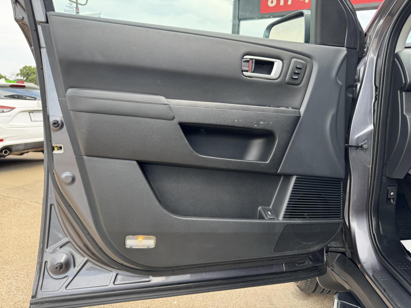 2015 GRAY /BLACK HONDA PILOT TOURING-RES Touring 2WD 5-Spd AT with DVD (5FNYF3H90FB) with an 3.5L engine, 5-Speed Automatic transmission, located at 5900 E. Lancaster Ave., Fort Worth, TX, 76112, (817) 457-5456, 0.000000, 0.000000 - The 2015 Honda Pilot Touring is a spacious 8-passenger SUV with a 3.5L V6, 5-speed automatic, leather seats, sunroof, heated front seats, dual-zone climate, rear power outlet, navigation, DVD system, and backup camera. A reliable family SUV with comfort, tech, and safety. - Photo#8
