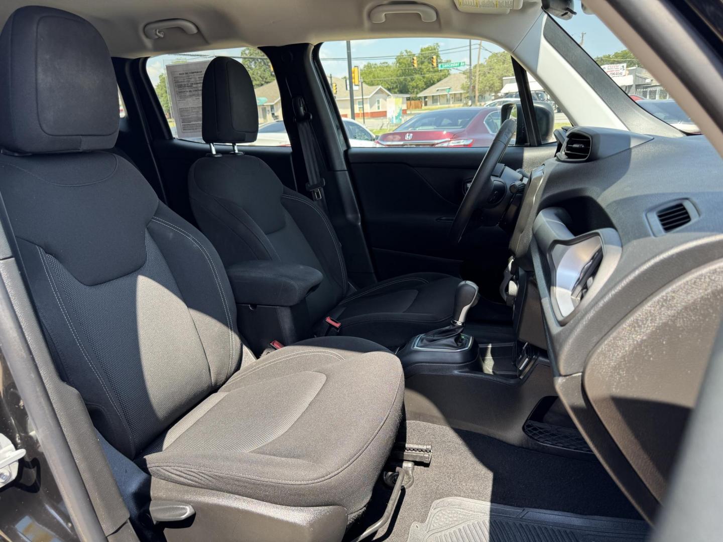 2021 BLACK /BLACK JEEP RENEGADE SPORT Jeepster (ZACNJCABXMP) with an 2.4L engine, 9-Speed Automatic transmission, located at 5900 E. Lancaster Ave., Fort Worth, TX, 76112, (817) 457-5456, 0.000000, 0.000000 - Powered by a 2.4L 4-cylinder engine with a 9-speed automatic transmission and front-wheel drive, this 2021 Jeep Renegade delivers an estimated 22 MPG city and 30 MPG highway. It seats up to 5 passengers and features lane assist, push-button start, backup camera, dual-zone climate control, hands-free - Photo#16