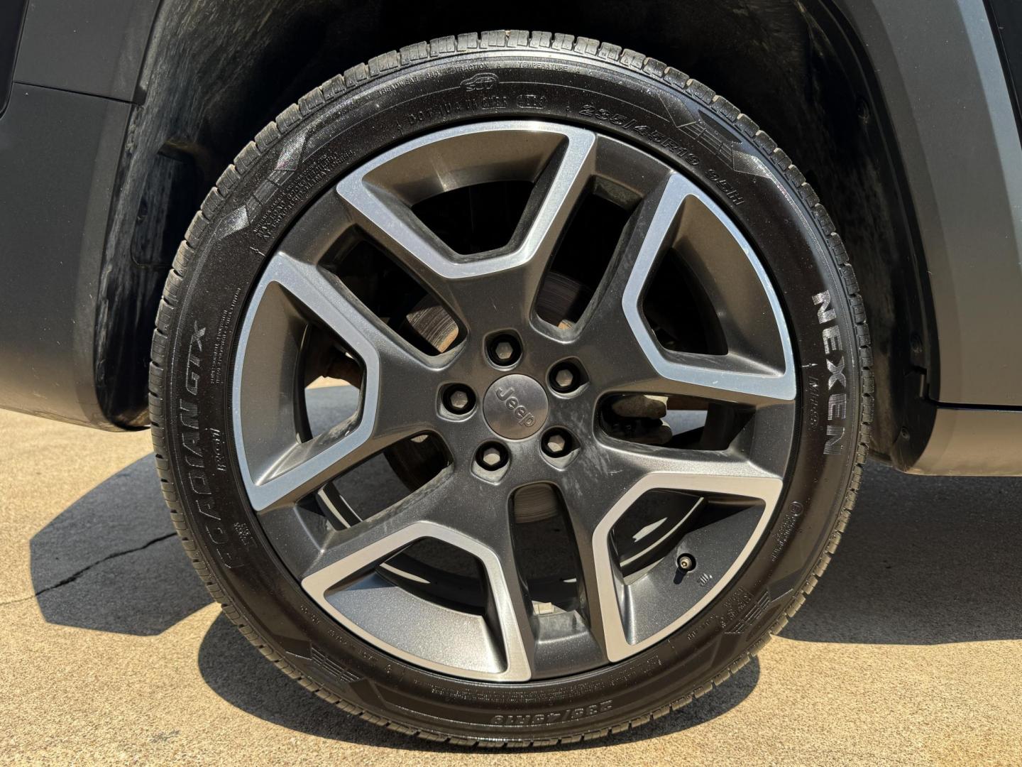 2021 BLACK /BLACK JEEP RENEGADE SPORT Jeepster (ZACNJCABXMP) with an 2.4L engine, 9-Speed Automatic transmission, located at 5900 E. Lancaster Ave., Fort Worth, TX, 76112, (817) 457-5456, 0.000000, 0.000000 - Powered by a 2.4L 4-cylinder engine with a 9-speed automatic transmission and front-wheel drive, this 2021 Jeep Renegade delivers an estimated 22 MPG city and 30 MPG highway. It seats up to 5 passengers and features lane assist, push-button start, backup camera, dual-zone climate control, hands-free - Photo#22