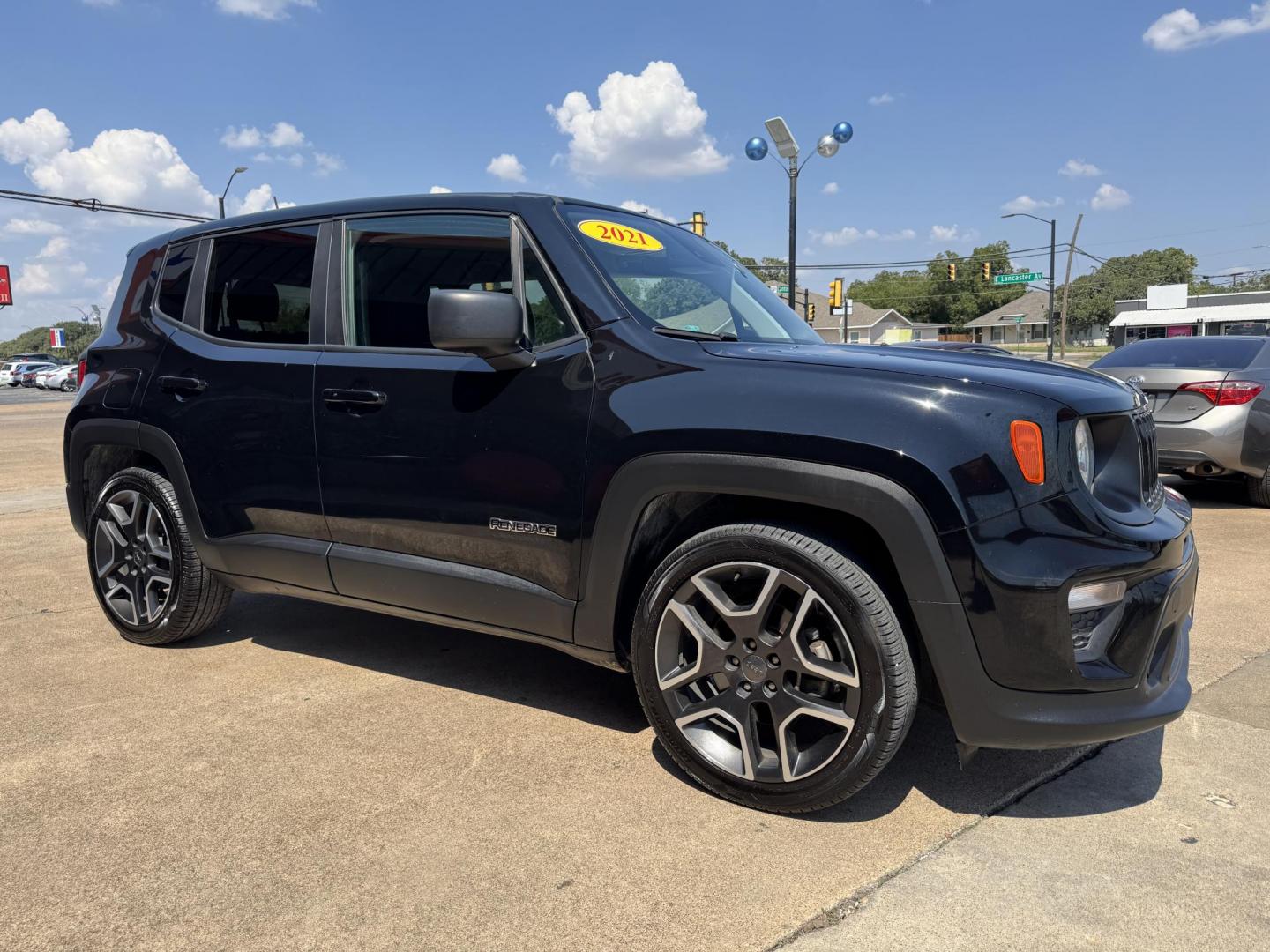 2021 BLACK /BLACK JEEP RENEGADE SPORT Jeepster (ZACNJCABXMP) with an 2.4L engine, 9-Speed Automatic transmission, located at 5900 E. Lancaster Ave., Fort Worth, TX, 76112, (817) 457-5456, 0.000000, 0.000000 - Powered by a 2.4L 4-cylinder engine with a 9-speed automatic transmission and front-wheel drive, this 2021 Jeep Renegade delivers an estimated 22 MPG city and 30 MPG highway. It seats up to 5 passengers and features lane assist, push-button start, backup camera, dual-zone climate control, hands-free - Photo#2