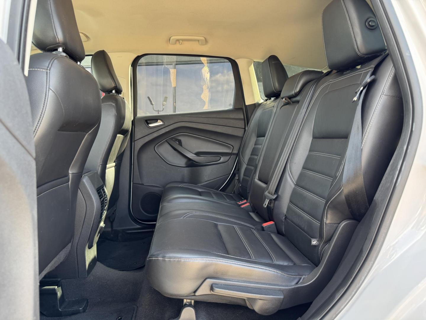 2018 WHITE /BLACK FORD ESCAPE SEL (1FMCU9HD4JU) , located at 5900 E. Lancaster Ave., Fort Worth, TX, 76112, (817) 457-5456, 0.000000, 0.000000 - Photo#11