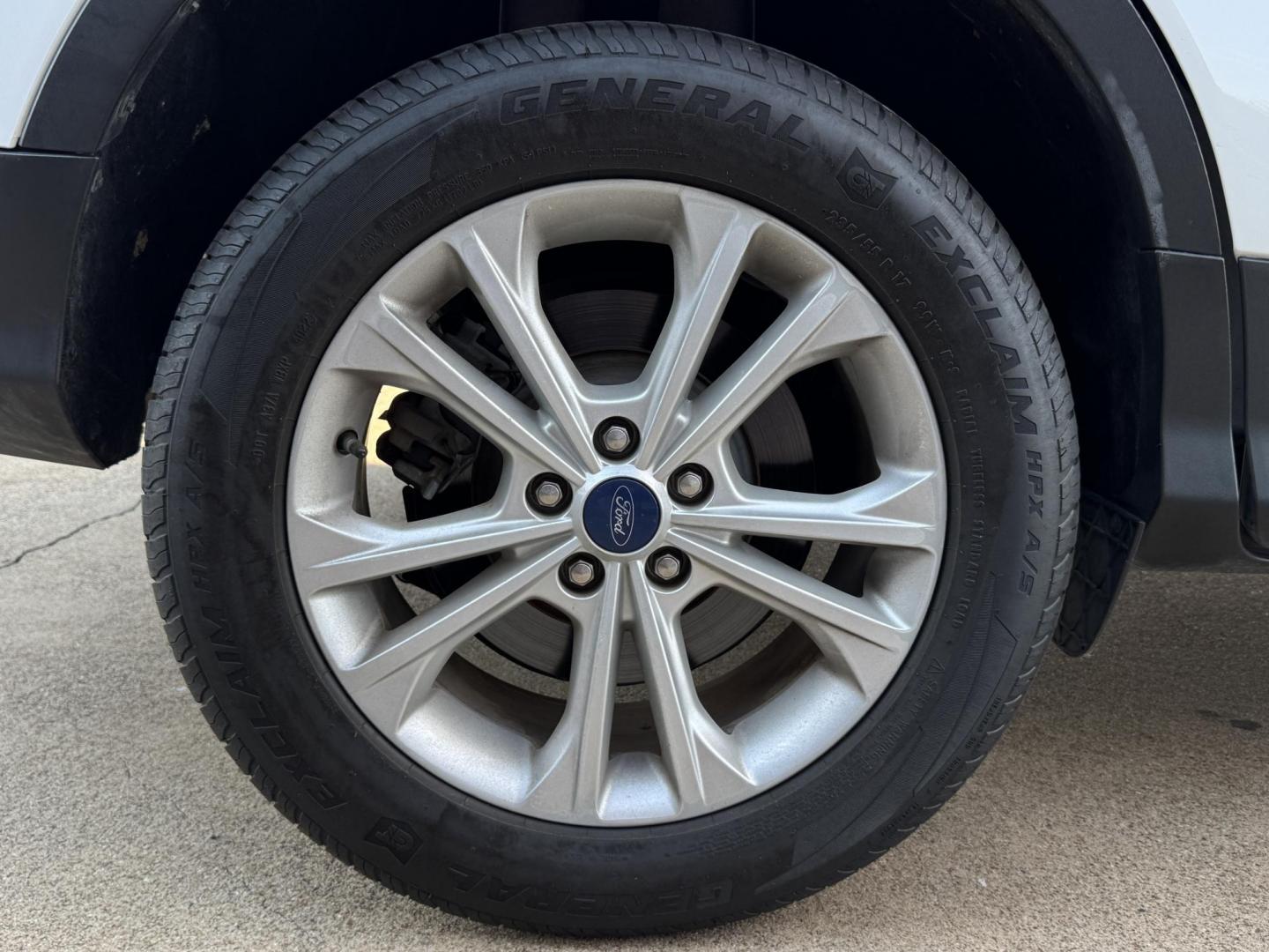 2018 WHITE /BLACK FORD ESCAPE SEL (1FMCU9HD4JU) , located at 5900 E. Lancaster Ave., Fort Worth, TX, 76112, (817) 457-5456, 0.000000, 0.000000 - Photo#22