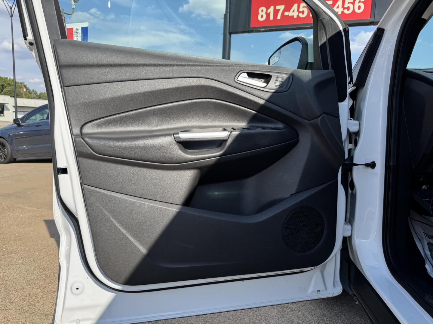 2018 WHITE /BLACK FORD ESCAPE SEL (1FMCU9HD4JU) , located at 5900 E. Lancaster Ave., Fort Worth, TX, 76112, (817) 457-5456, 0.000000, 0.000000 - Photo#7